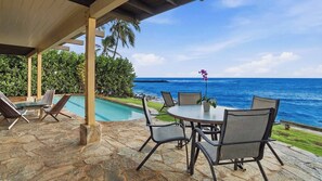 Outdoor dining - Kukuiula Bay House By Parrish - Oceanfront Family Home (Koloa)