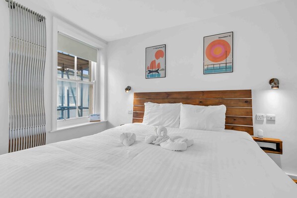 Iron/ironing board, free WiFi, bed sheets