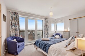 3 bedrooms, iron/ironing board, travel cot, WiFi