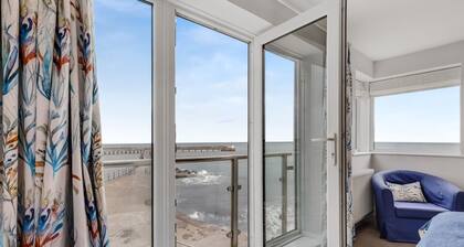 Seafront property with amazing views
