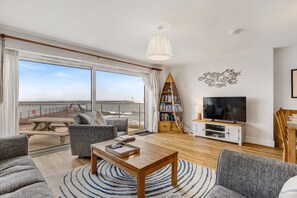 تلفزيون، مشغل دي في دي، كُتُب