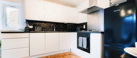 Fridge, microwave, oven, stovetop