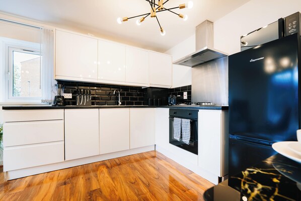 Fridge, microwave, oven, stovetop