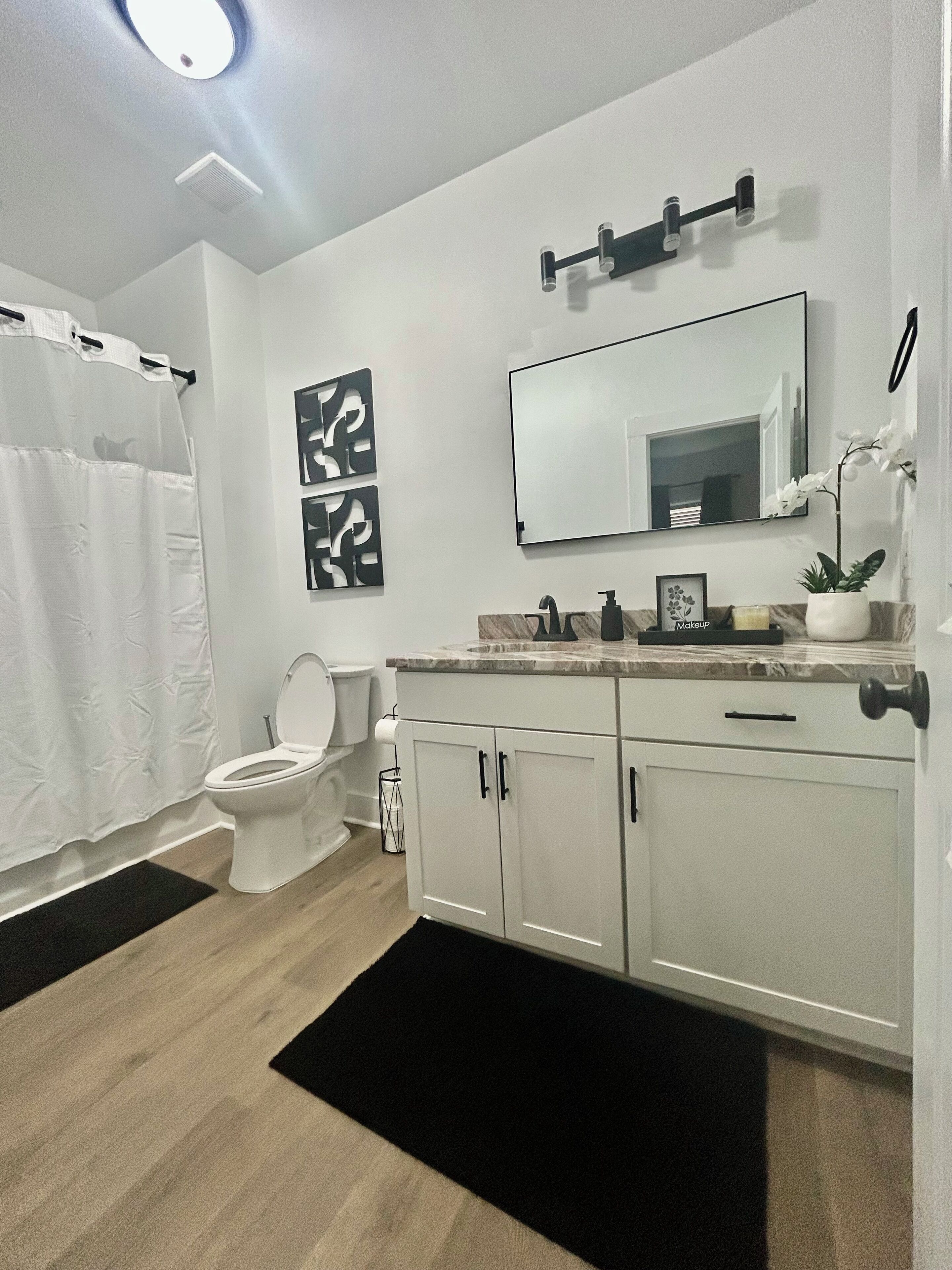 吹风机、毛巾、肥皂、洗发水