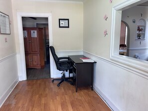 Interior - Wonderful 2-bedroom house charming ranch style home (Florence)