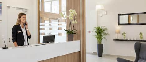 House | Lobby