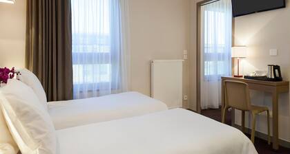 Comfort Triple Room Near Geneva