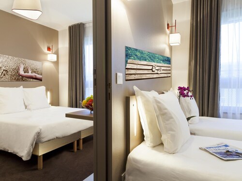 Comfort Triple Room Near Geneva