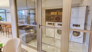 Apartment - Flat na Vila Mariana c Varanda pr x ao Metr (São Paulo)