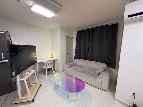 Gangnam Cozy Home - Walk to COEX & City Views