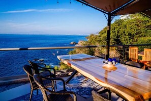 Outdoor dining - Frente al mar 9BR Hasta 40 pax (Boca de Tomatlan)