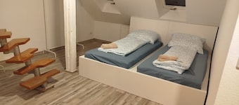 AriProp Chemnitz Central Stay – 3 Guests