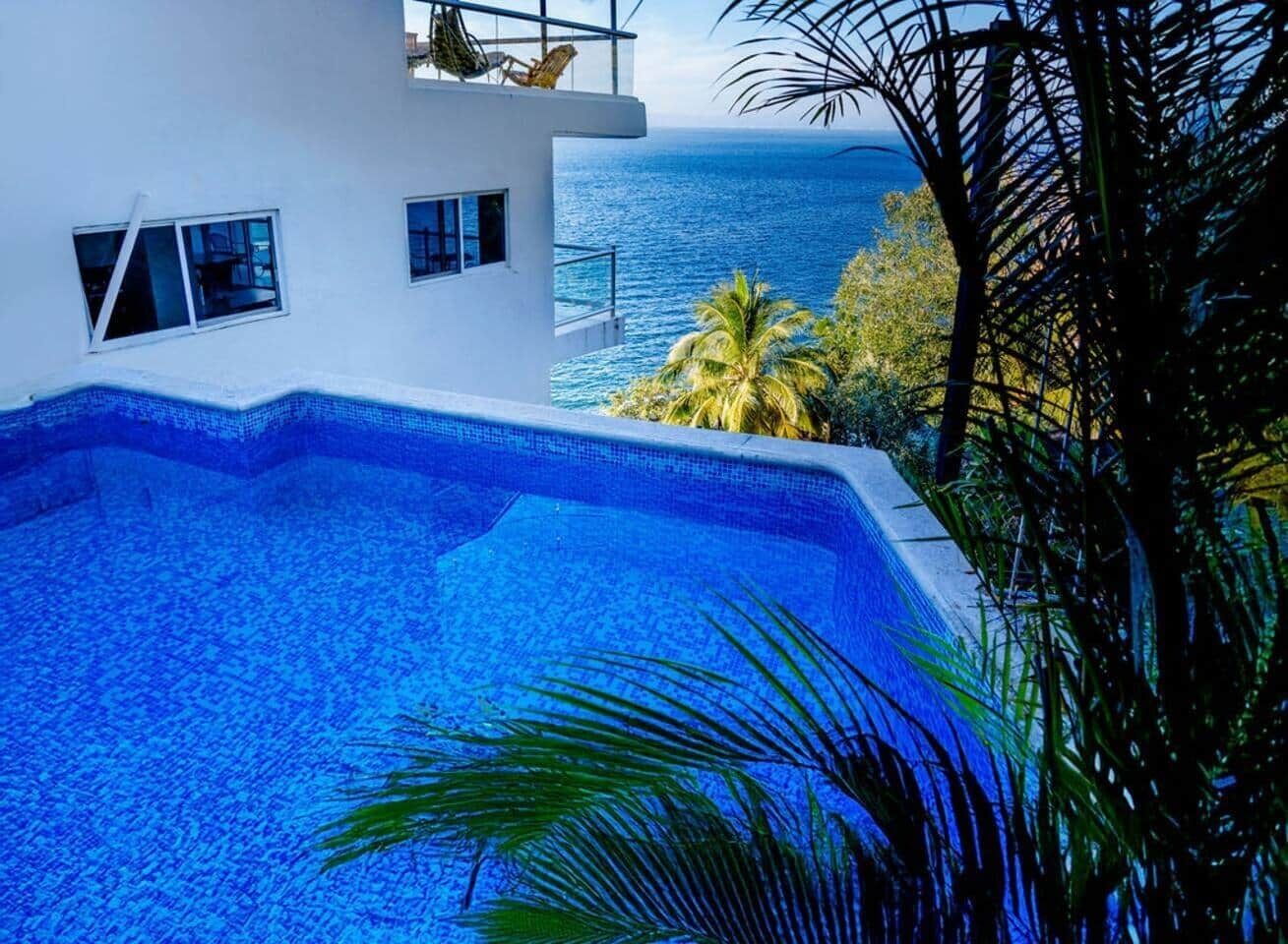 حمّام سباحة خارجي