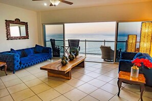 تلفزيون ذكي، كُتُب