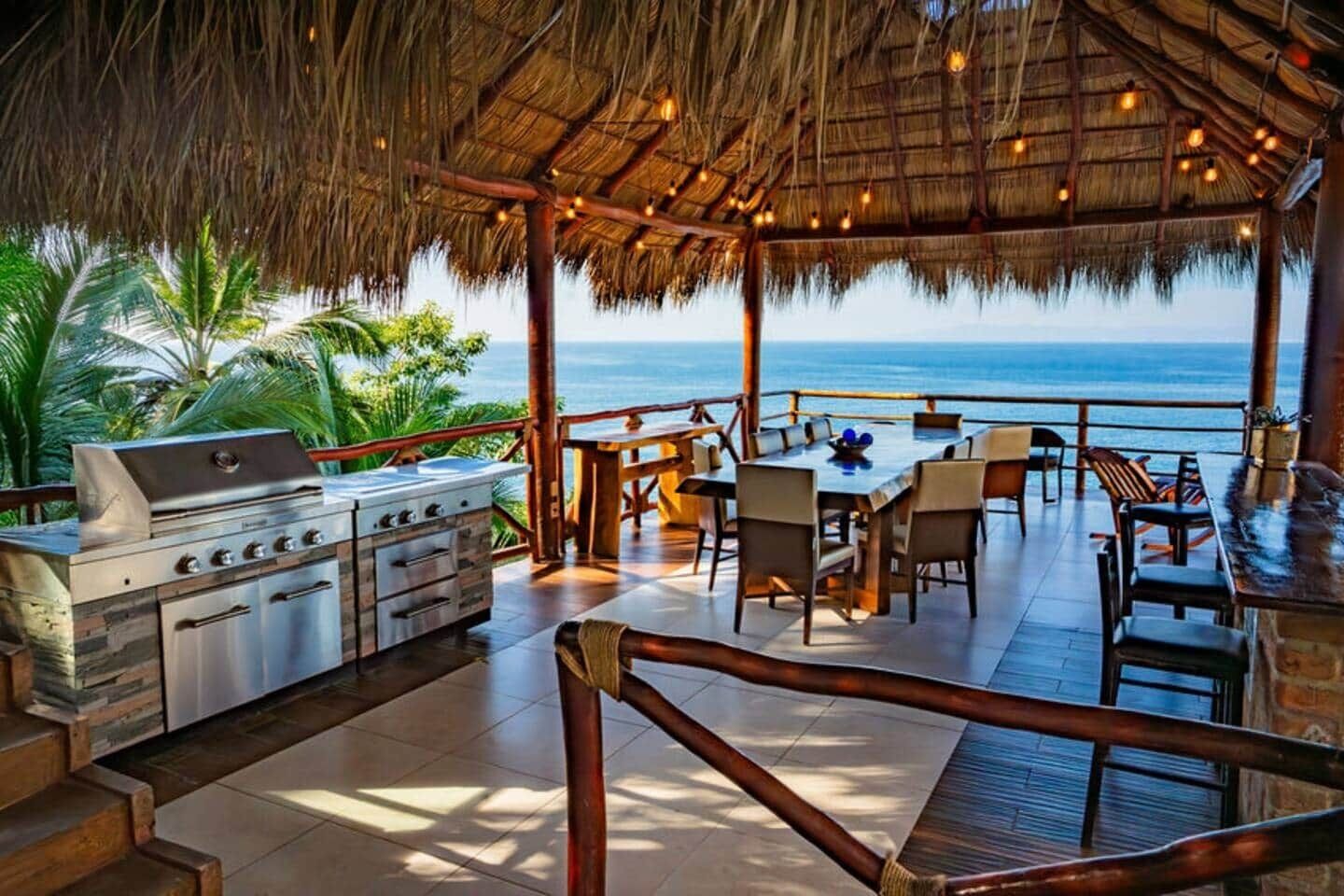 تناول الطعام بالخارج