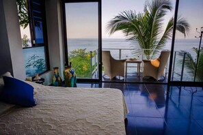 5 chambres, coffres-forts dans les chambres, Wi-Fi, draps fournis
