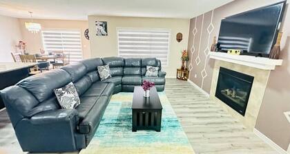 Beautiful Central A/C home at Ellerslie with all amenities & HWY with a KM away