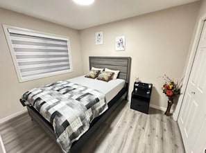 3 bedrooms, iron/ironing board, WiFi, bed sheets