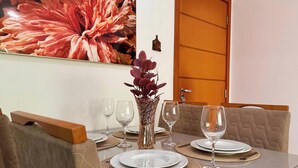 Klassiek appartement | Dineerruimte