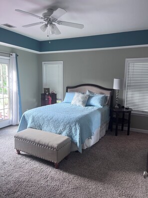 4 bedrooms, iron/ironing board, free WiFi, bed sheets - Fun Family Friendly 4 bd, Near Tybee & Savannah, Pool, Game Room, Sleeps 8. (Wilmington Island)