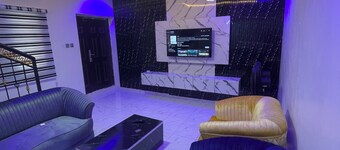 Tastefully furnished 2 bedroom terrace