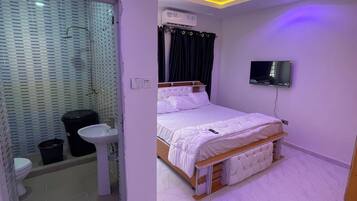 2 bedrooms, WiFi, bed sheets