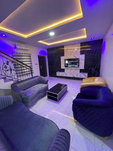 Tastefully furnished 2 bedroom terrace