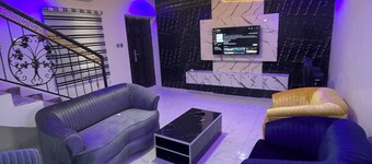 Tastefully furnished 2 bedroom terrace