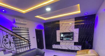 Tastefully furnished 2 bedroom terrace