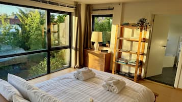 3 chambres, bureau, fer et planche à repasser, Wi-Fi gratuit