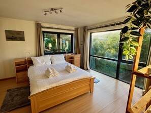 3 chambres, bureau, fer et planche à repasser, Wi-Fi gratuit