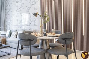 In-room dining - Vogue | Downtown near Dubai Mall | Burj Khalifa (Dubai)