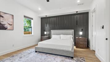 4 bedrooms, desk, iron/ironing board, travel crib