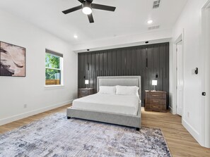 4 bedrooms, desk, iron/ironing board, travel crib