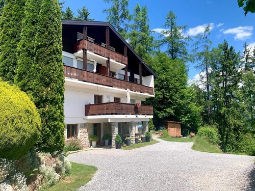 Appartement alpin chaleureux avec vues panoramiques dans un environnement calme
