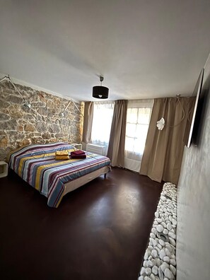 4 dormitorios, tabla de planchar con plancha, wifi gratis y ropa de cama