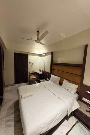 Executive Room - Pravasi Residency (Mumbai)