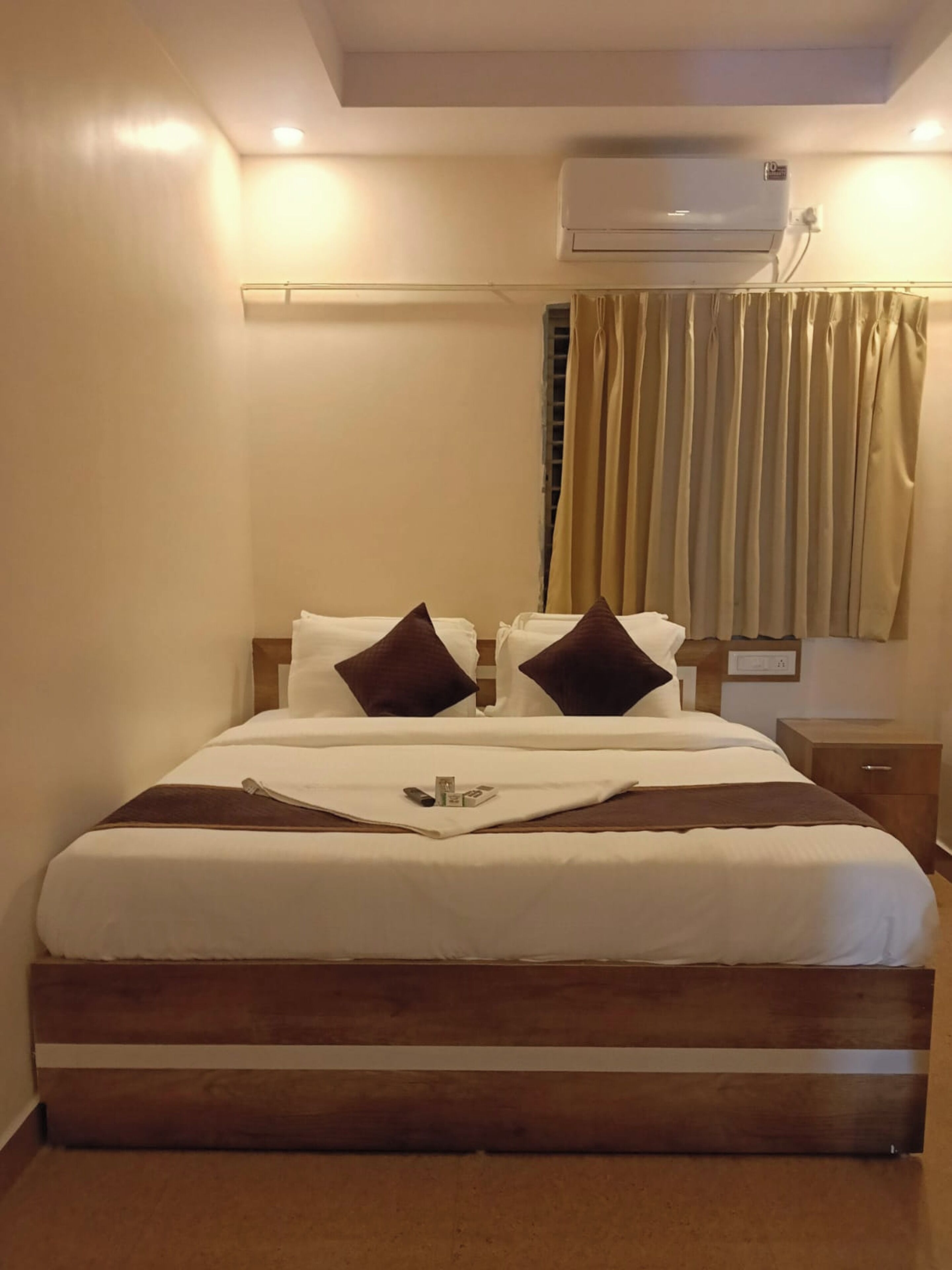 Desk, rollaway beds (surcharge), WiFi (free), bed sheets