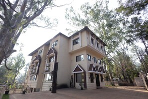 Exterior - Green Paradise Hotel And Restaurant (Mahabaleshwar)