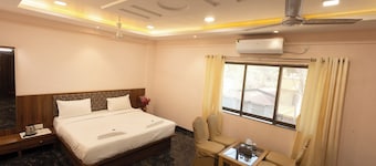 Green Paradise Hotel And Restaurant