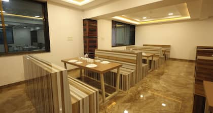 Green Paradise Hotel And Restaurant