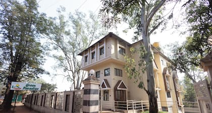 Green Paradise Hotel And Restaurant