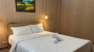 Escrivaninha, Wi-Fi de cortesia, roupa de cama