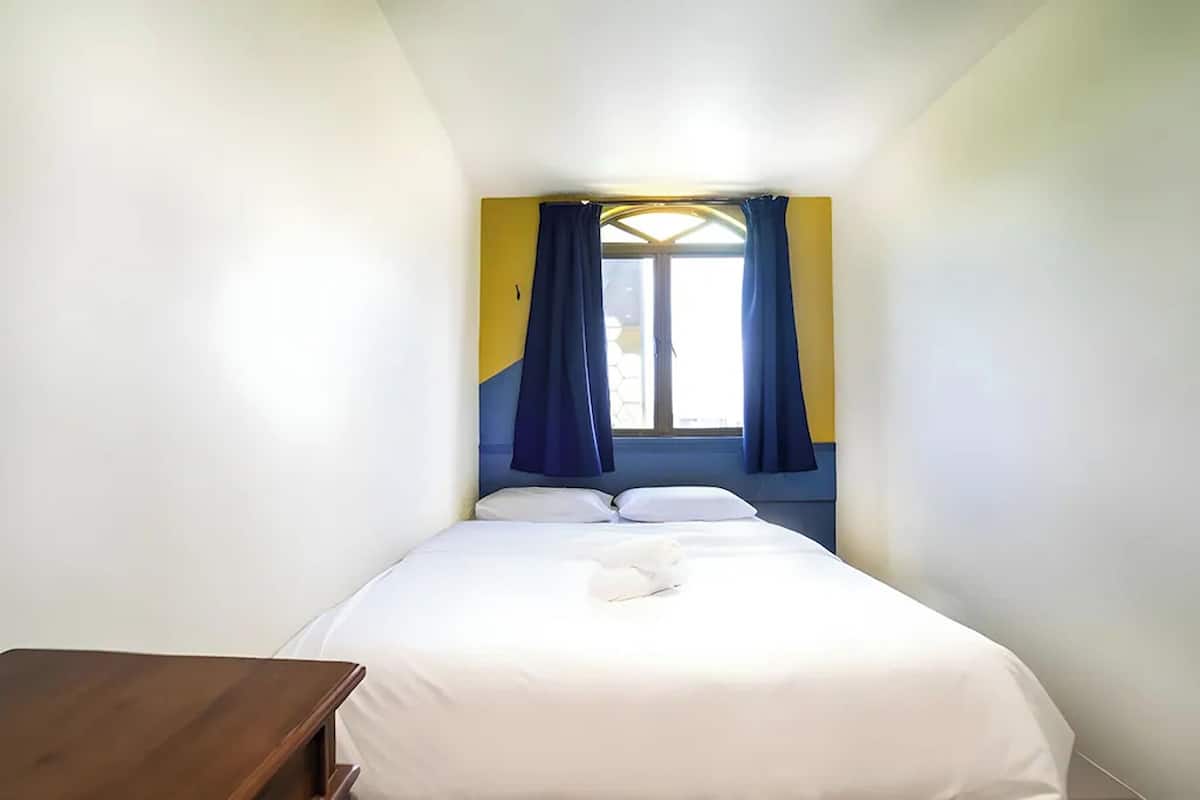 Desk, bed sheets