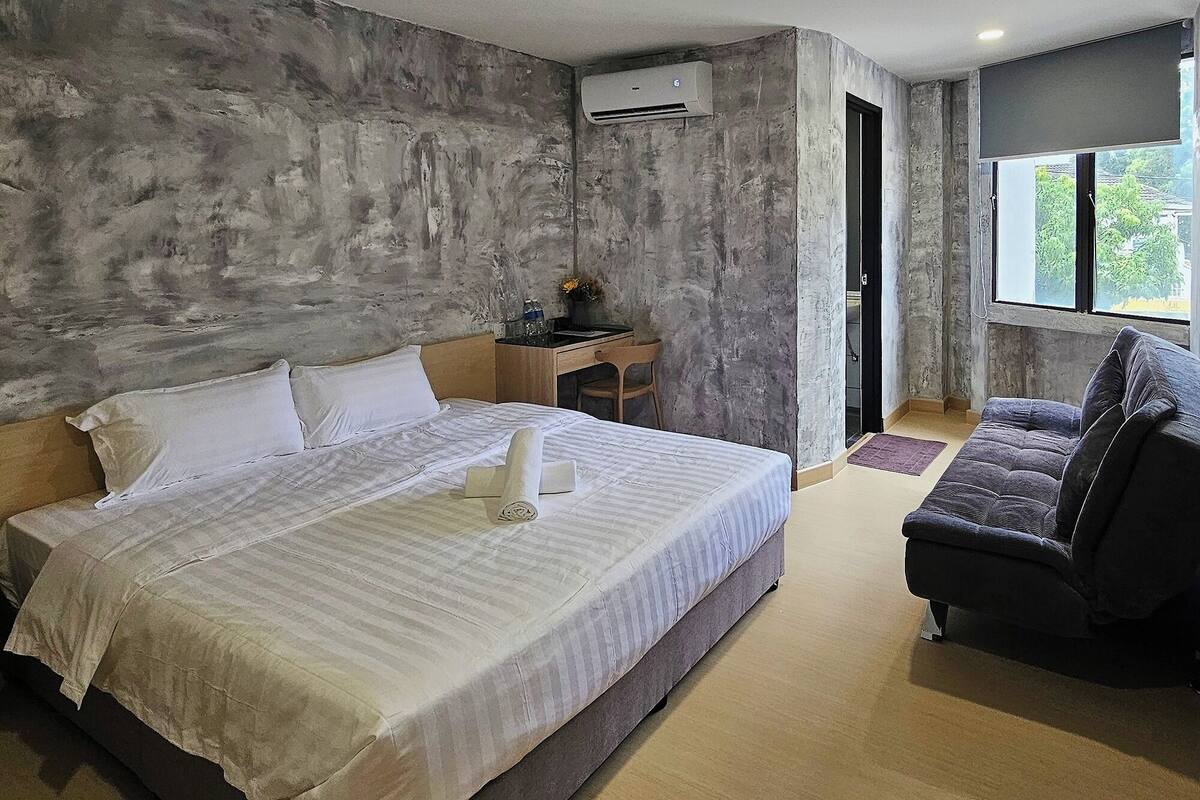 Villa | Minibar, desk, iron/ironing board, free WiFi