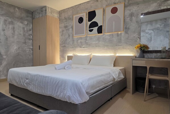 Villa | Minibar, desk, iron/ironing board, free WiFi