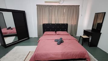 Free WiFi, bed sheets