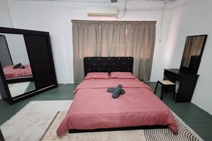 Free WiFi, bed sheets
