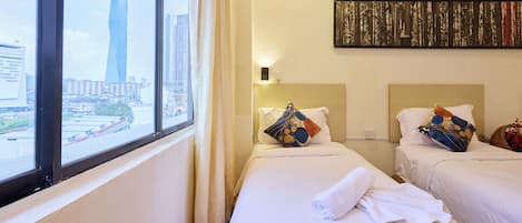 办公桌、熨斗/熨板、免费 WiFi、床单