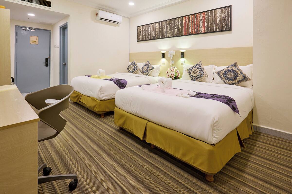 Family Room | Desk, iron/ironing board, free WiFi, bed sheets